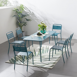 Table de jardin Bergame en acier 6 personnes bleu avec chaises de face